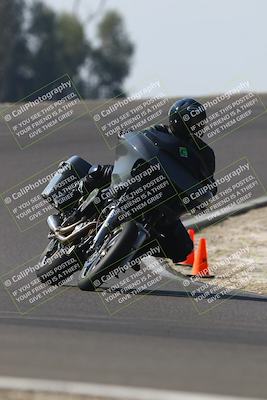 media/Nov-01-2025-TrackDaz (Sat) [[2b4d5192bc]]/C Group/1240pm (Turn 2 Outside)/